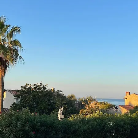 Apt In Portissol 2' From The Beach 滨海萨纳里